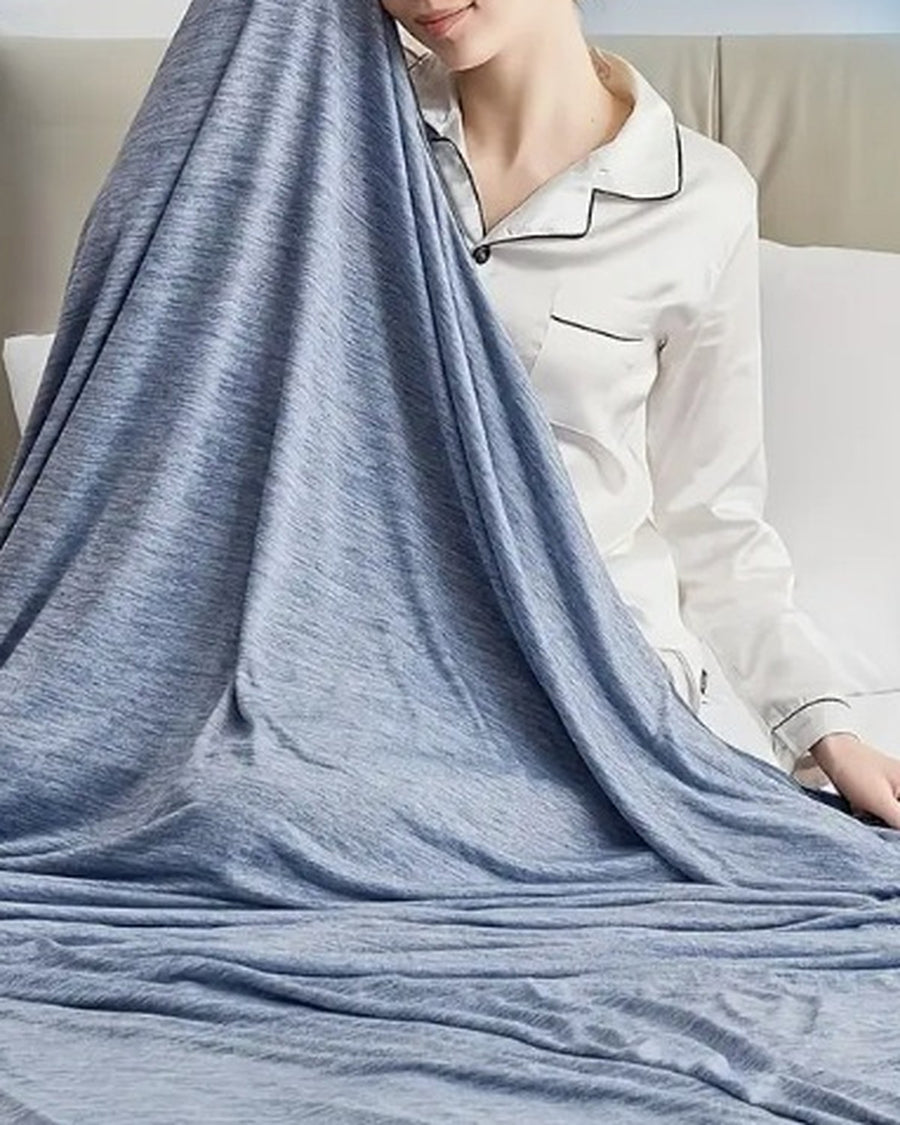 Cool-touch summer blanket